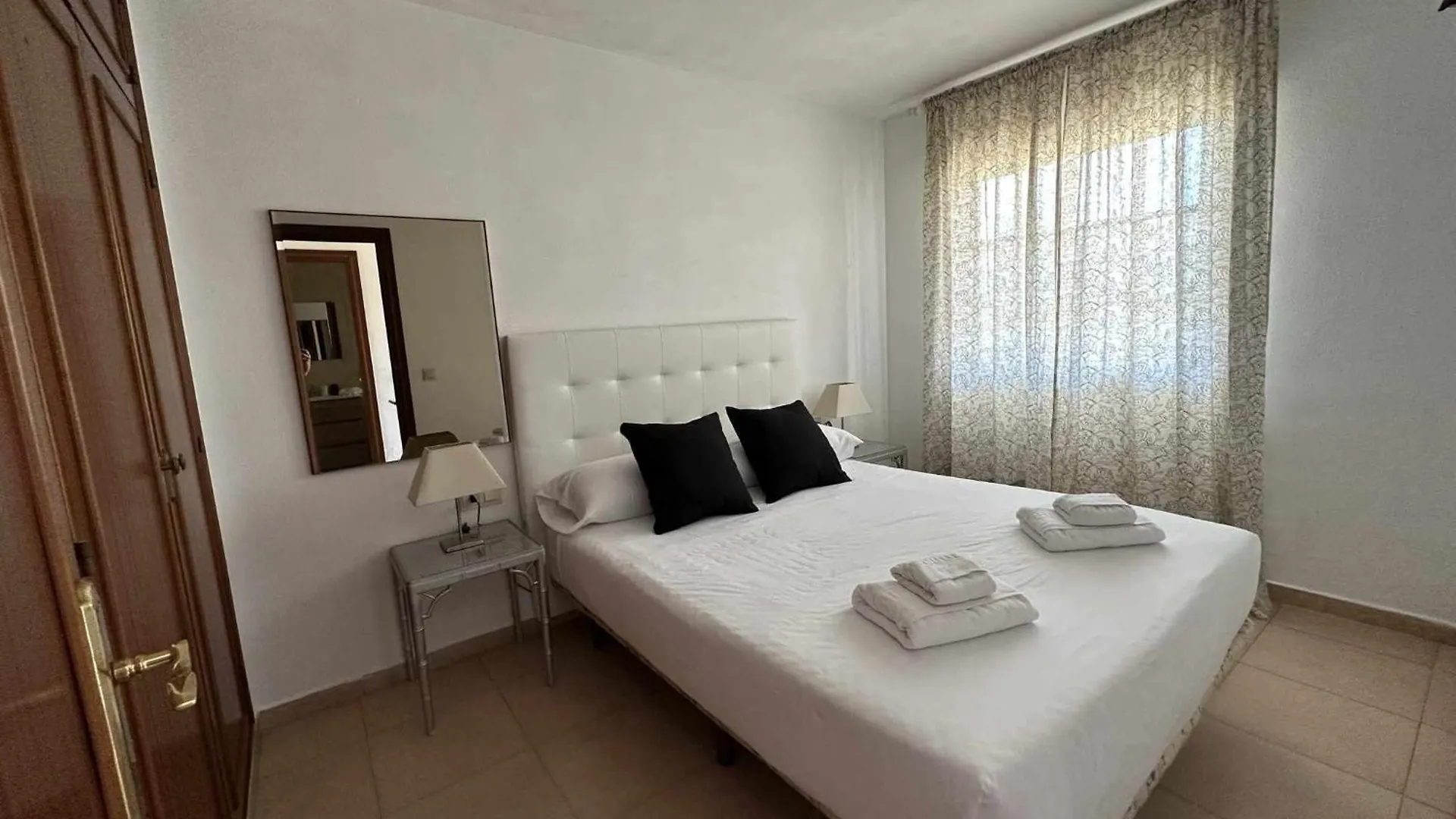 Apartment Apartamento La Carihuela A 2 Minutos De La Playa Torremolinos Spain