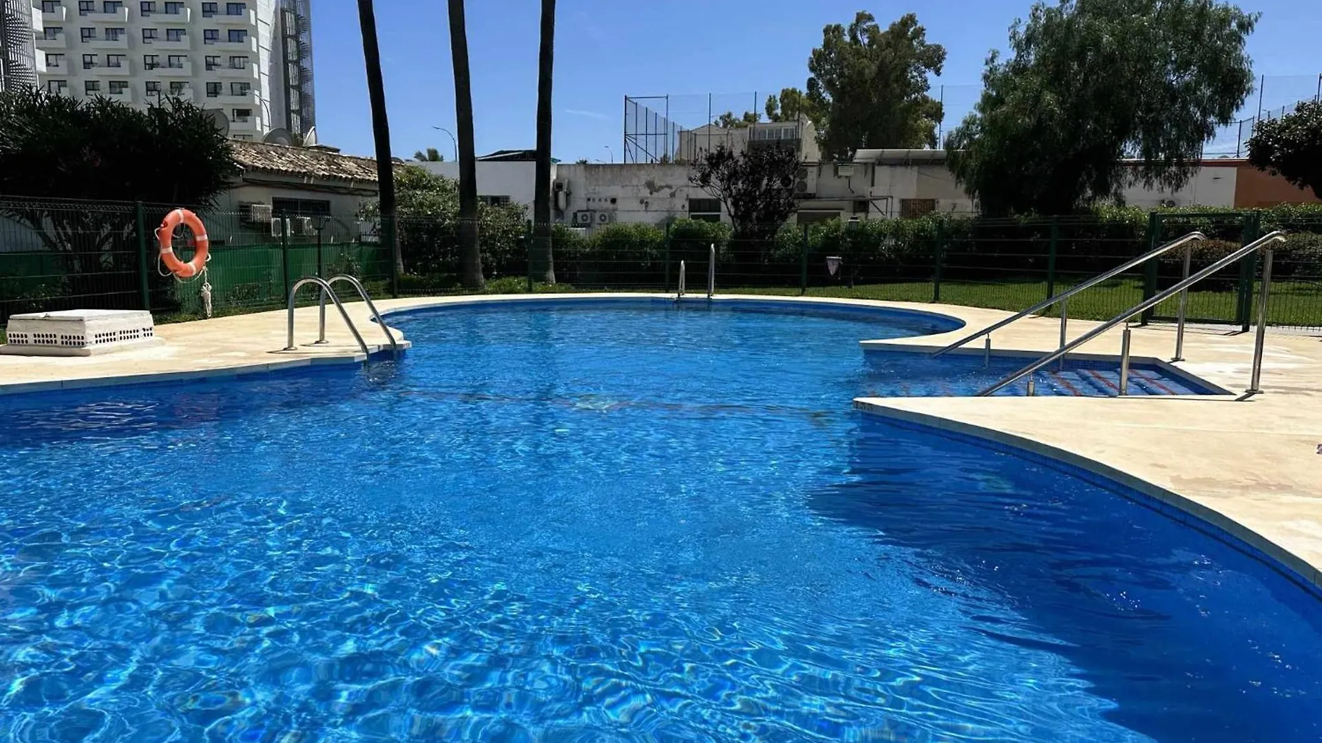 Apartamento La Carihuela A 2 Minutos De La Playa Torremolinos