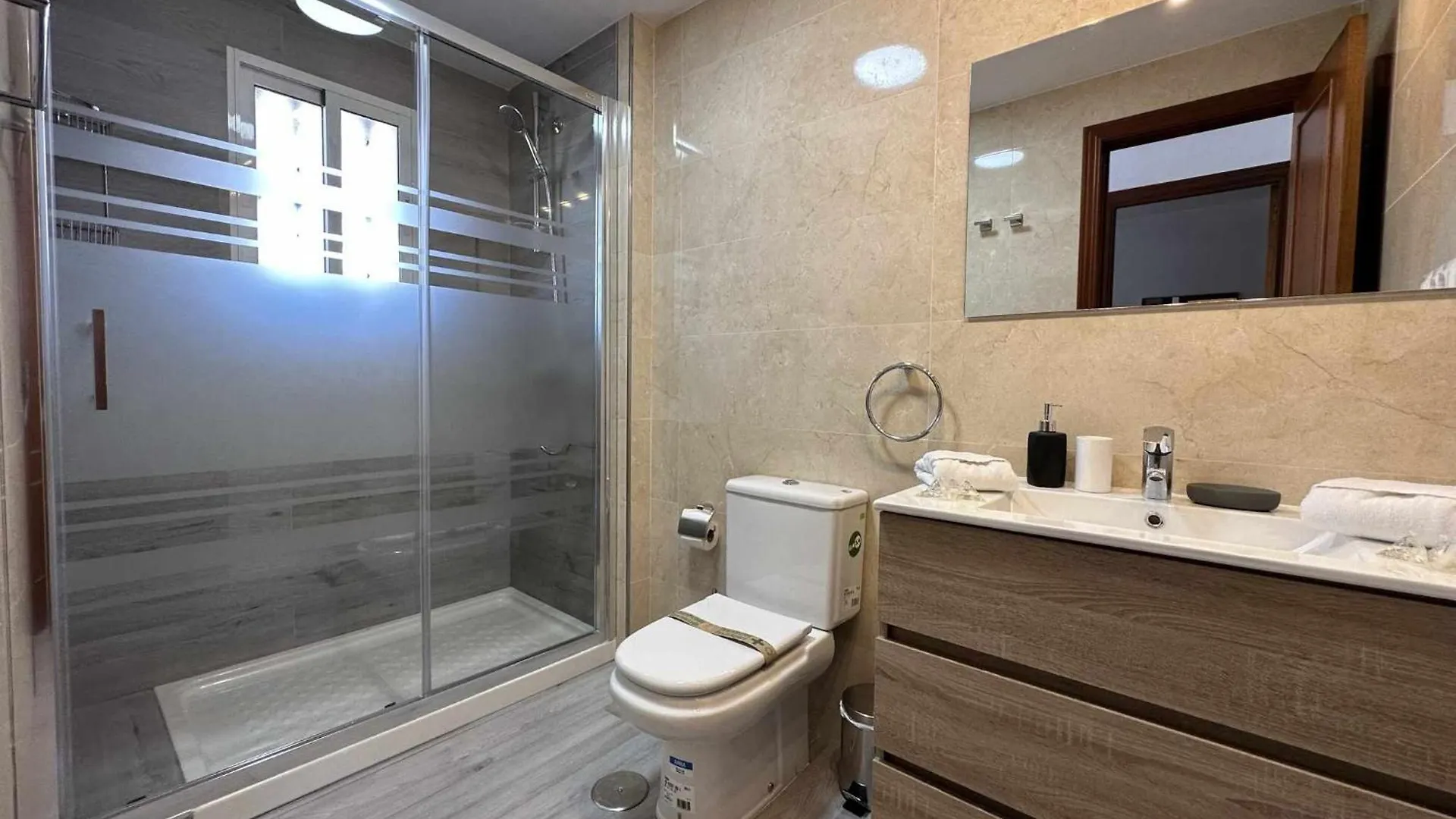 Apartment Apartamento La Carihuela A 2 Minutos De La Playa Torremolinos