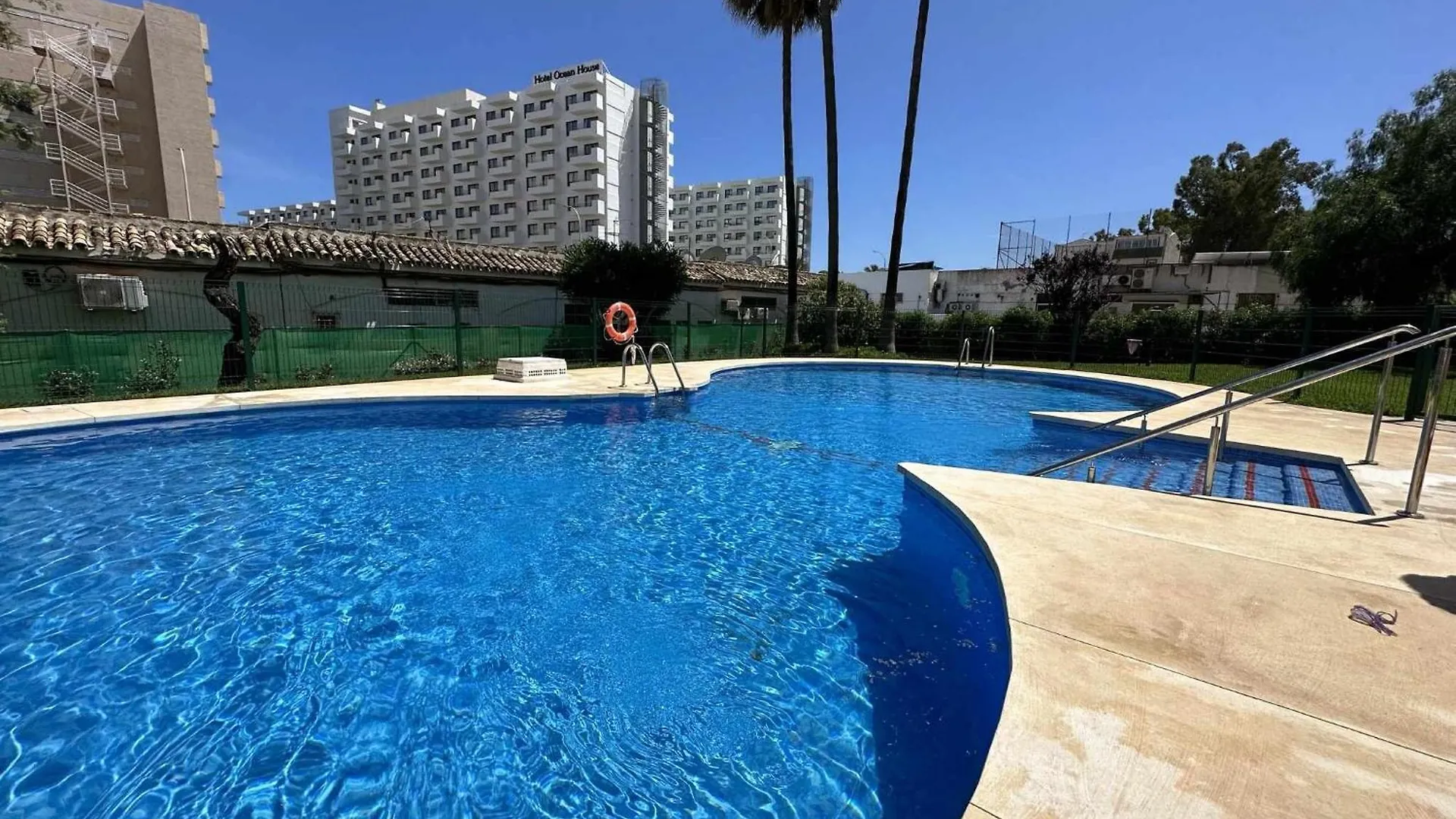 Apartamento La Carihuela A 2 Minutos De La Playa Torremolinos